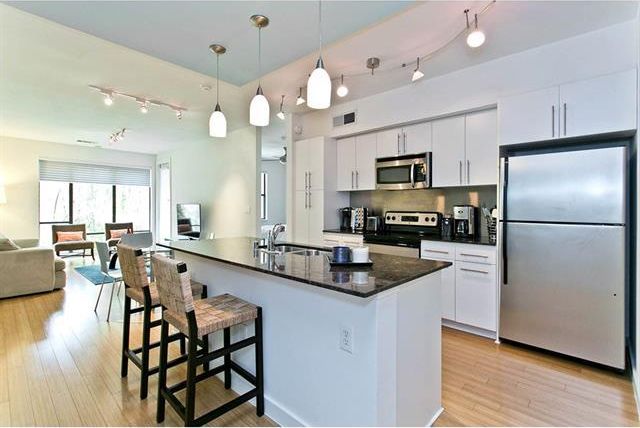 oak lawn condo