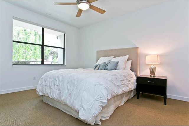 oak lawn condo
