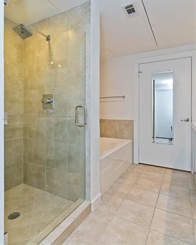 oak lawn condo