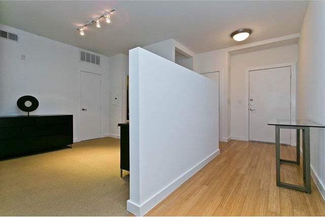 oak lawn condo