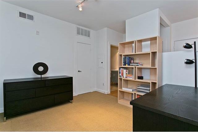 oak lawn condo
