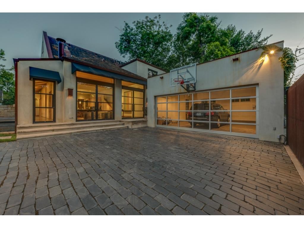 4208 Shenandoah garage
