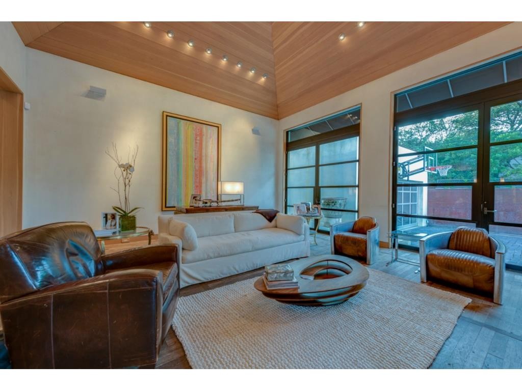 4208 Shenandoah lr