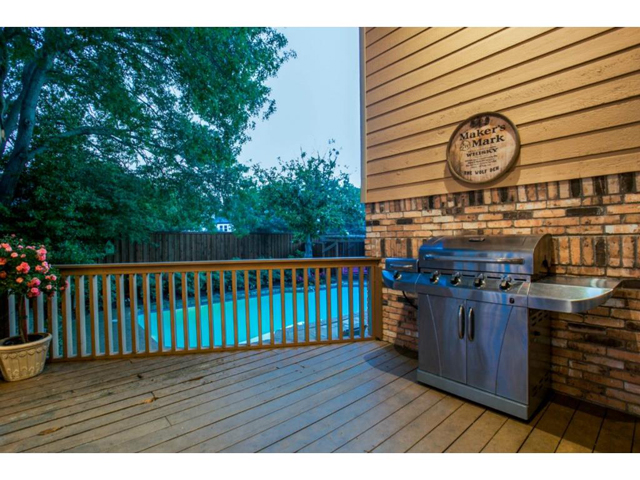 10811 Stone Canyon Deck