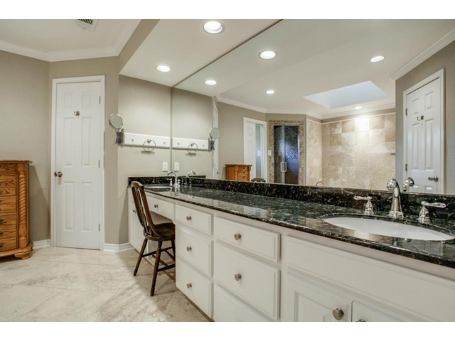 10811 Stone Canyon Master Bath