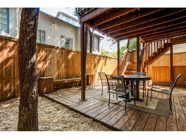 3308 Throckmorton Deck