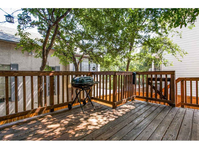 3308 Throckmorton Upstairs Deck