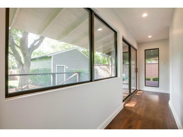 9655 Lakemont Hallway