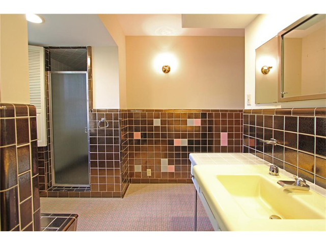1006 Knott Master Bath 2