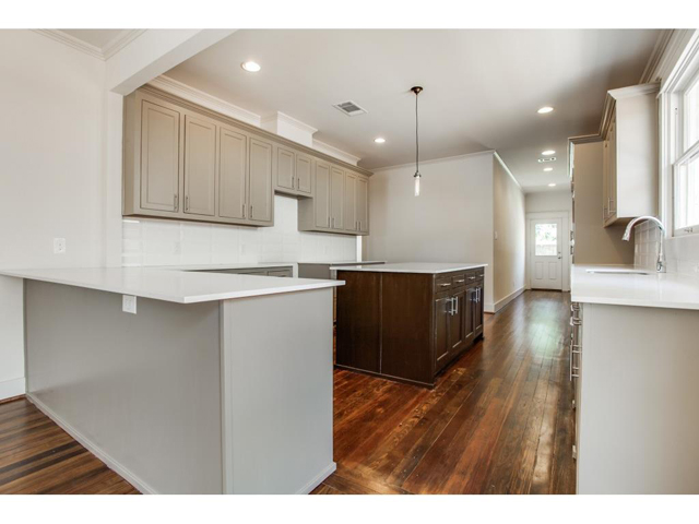 115 S. Clinton Kitchen 2