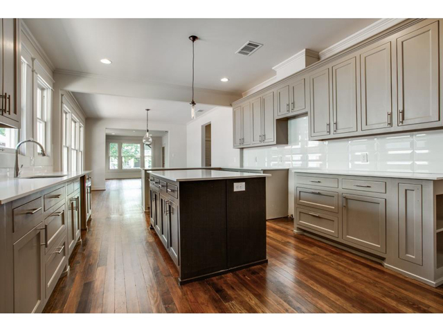 115 S. Clinton Kitchen 4