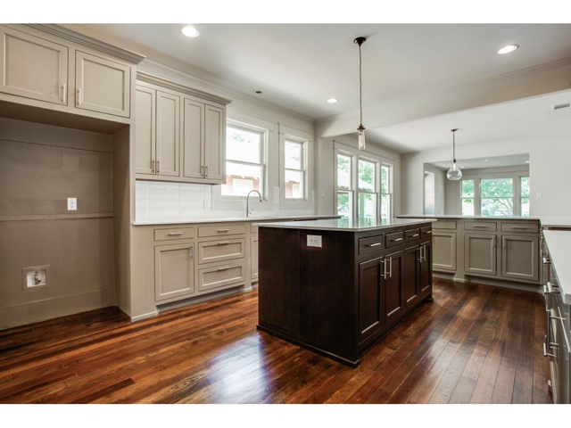 115 S. Clinton Kitchen