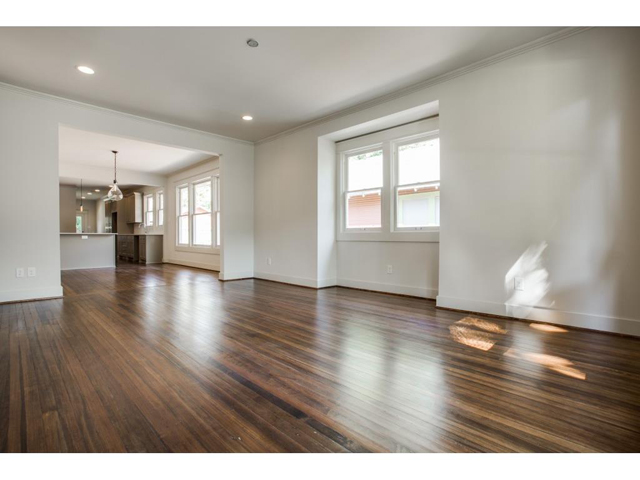 115 S. Clinton Living