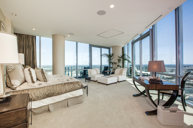1301 Throckmorton #3301-19