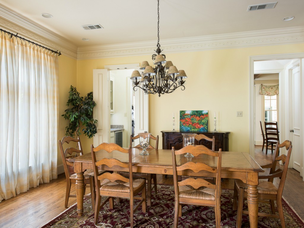 3325 Greenbrier dining