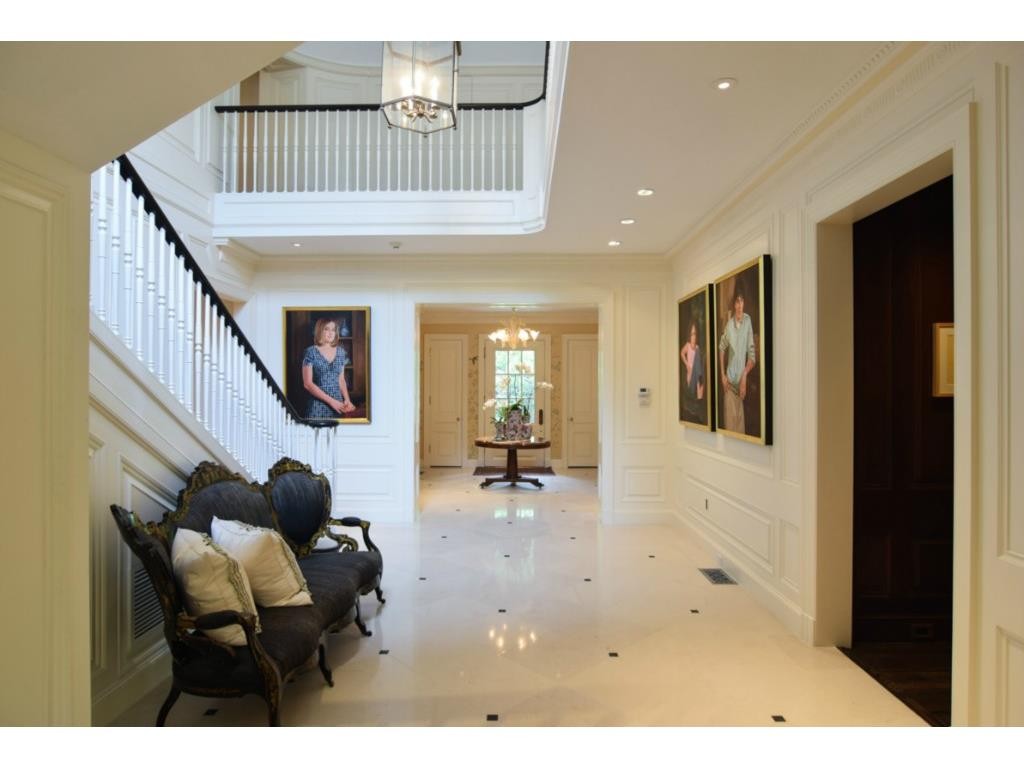 4400 St Johns foyer