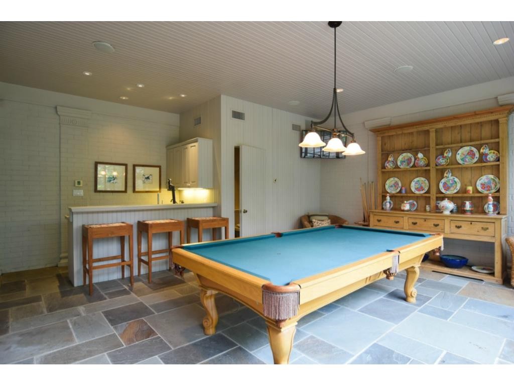 4400 St Johns pool room