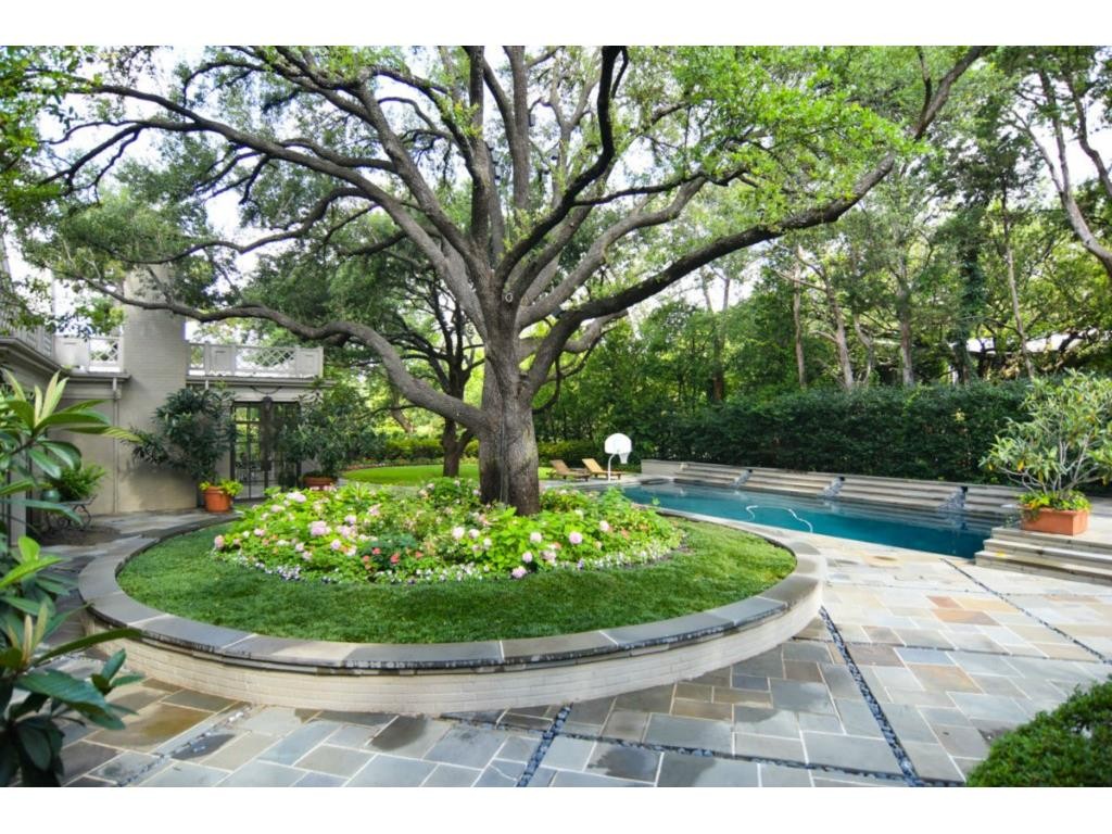 4400 St Johns pool