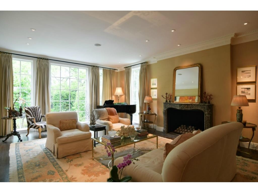 4400 St. Johns living room