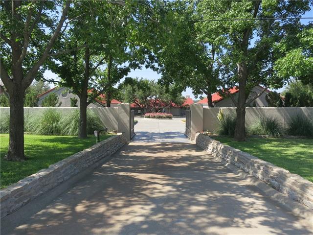 Agarita Circle PKL driveway
