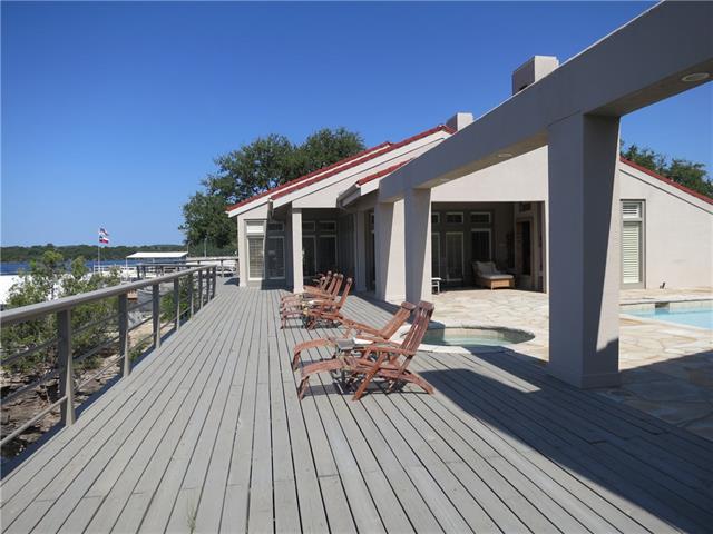 Agarita Circle deck spa