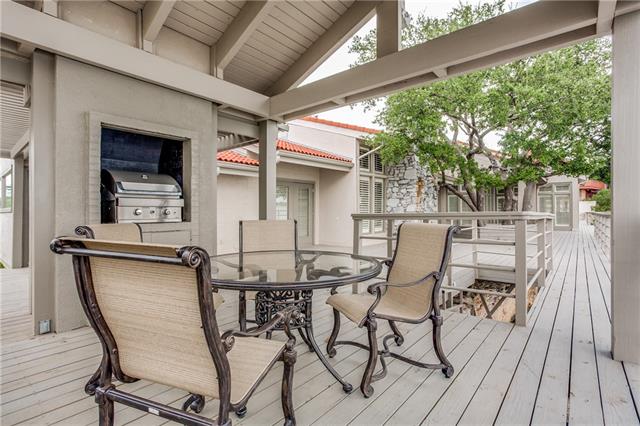 Agarita Circle outdoor grill