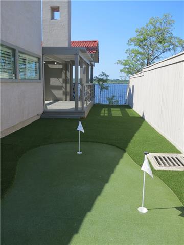 Agarita Circle putting green
