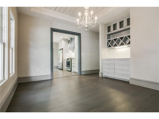 236 N Waverly Dining