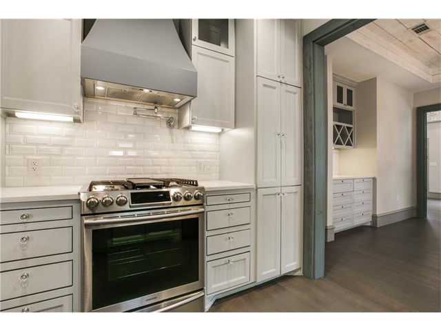 236 N Waverly Kitchen 2