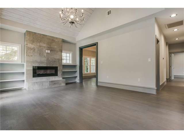 236 N Waverly Living e