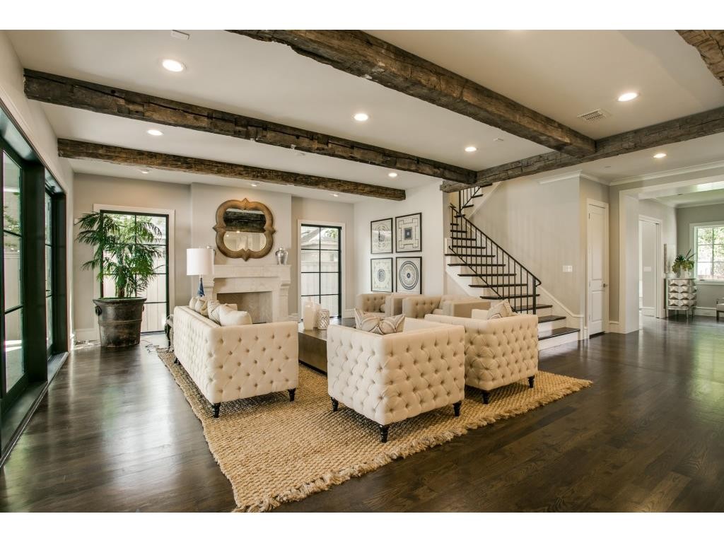 3102 Hanover greatroom2