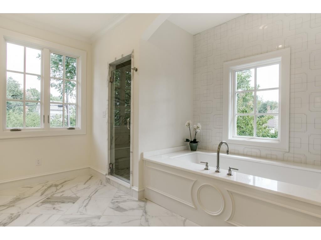 3104 Hanover master bath 3