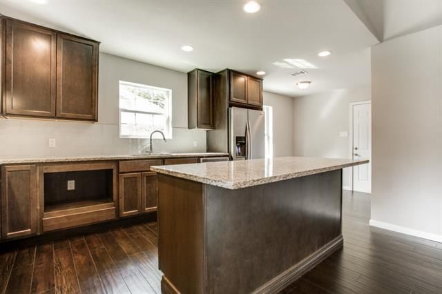 3233 Dothan L
