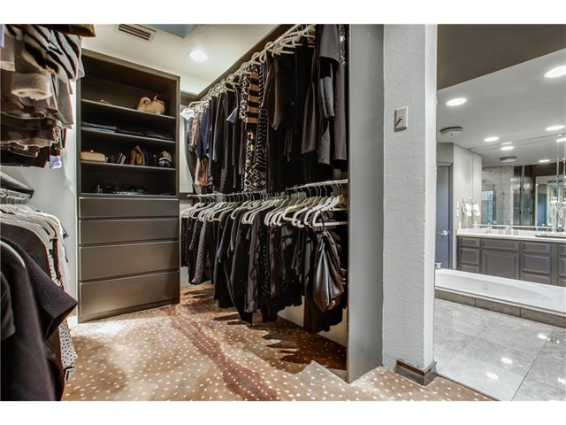 3730 Holland Closet