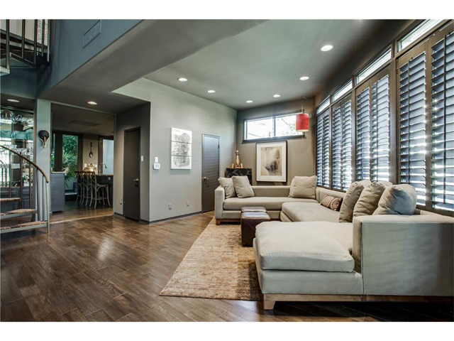3730 Holland Den