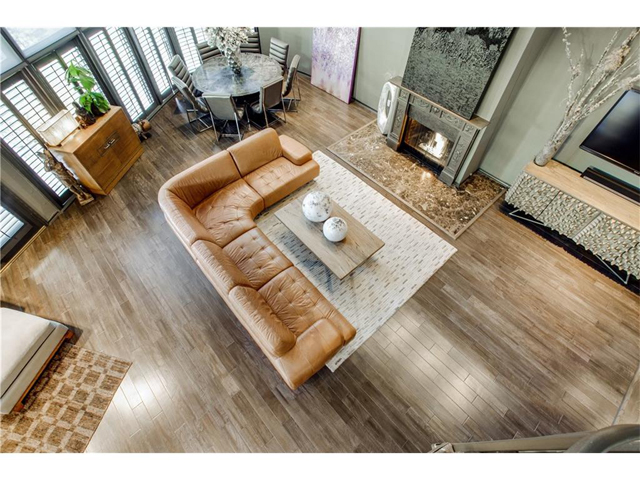 3730 Holland Stair View