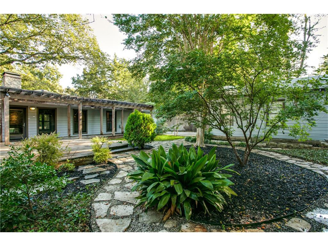 3820 Shorecrest Backyard 3