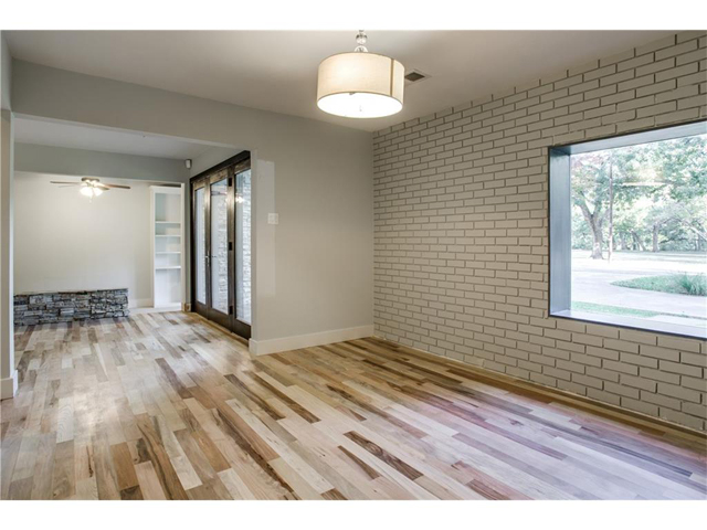 3820 Shorecrest Dining