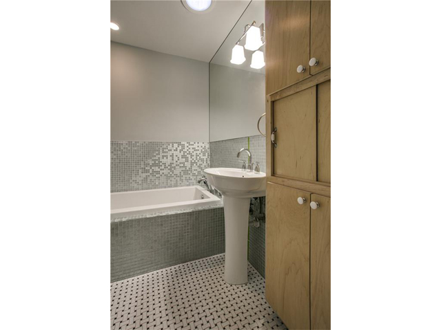 3820 Shorecrest Second Bath