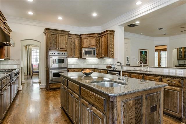 4200 Caruth kitchen 3