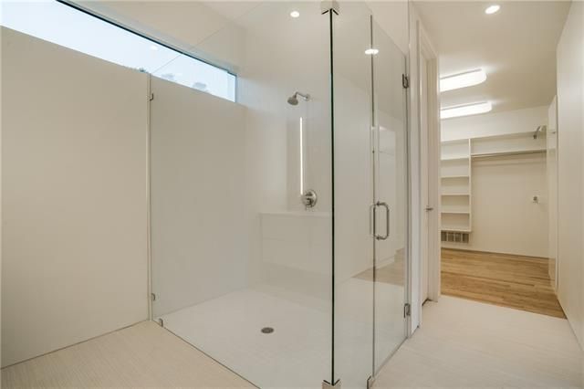 4401 Roseland Q