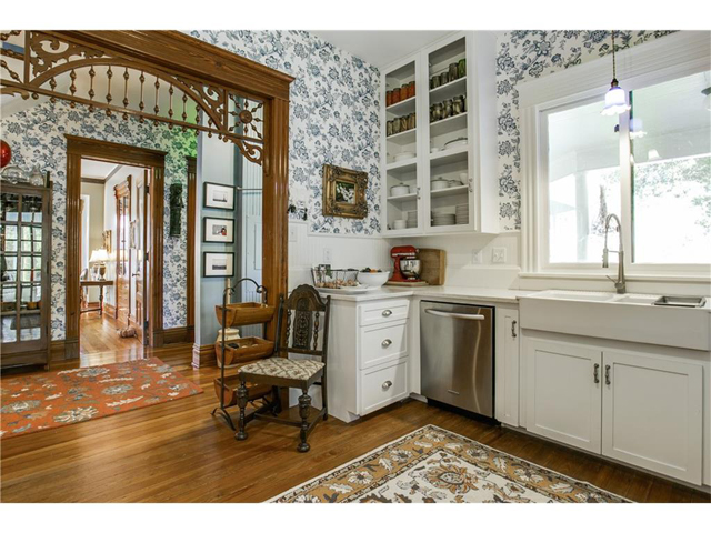 802 Brown Kitchen 2