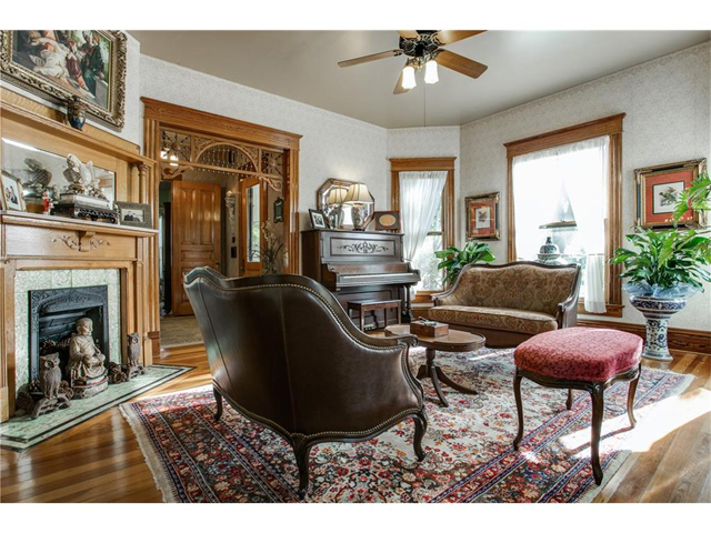 802 Brown Parlor 2