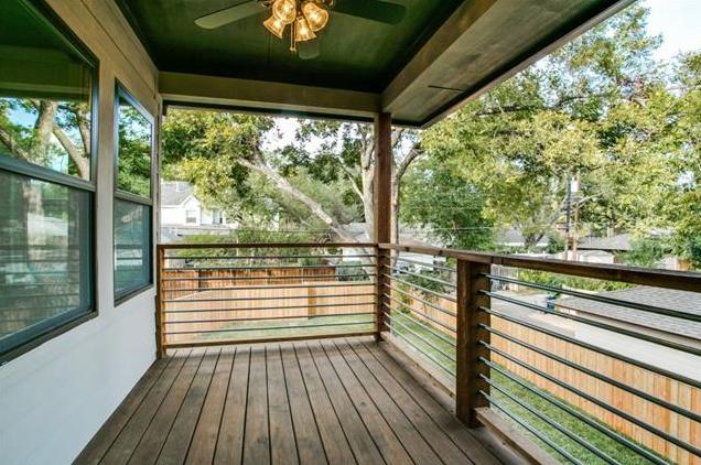 9725 Shadydale Balcony