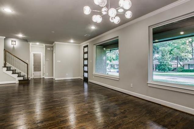 9725 Shadydale Dining