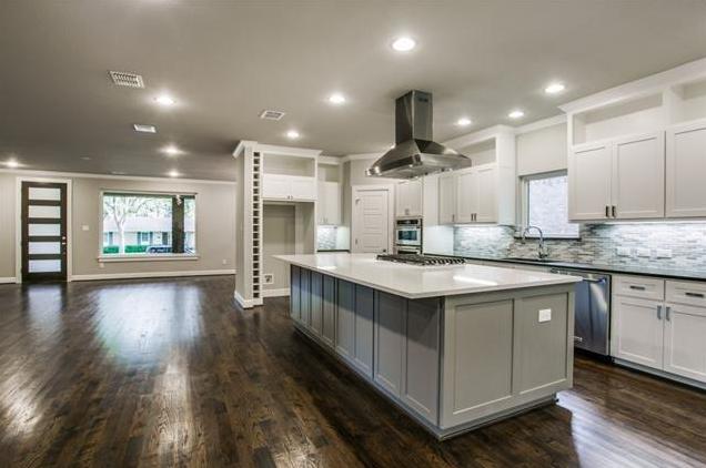 9725 Shadydale Kitchen 2
