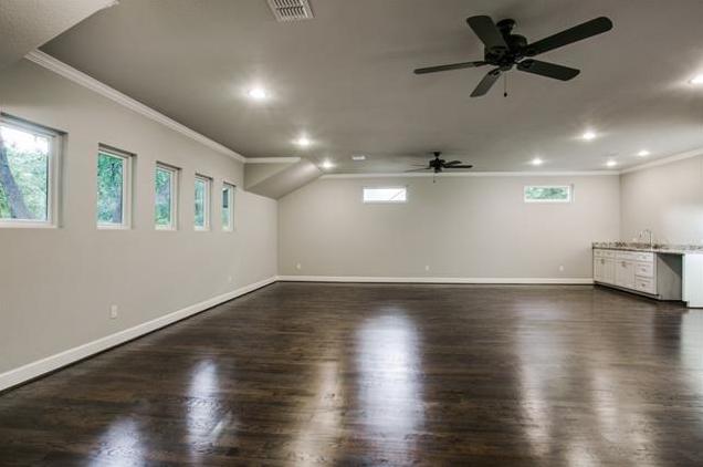 9725 Shadydale Playroom