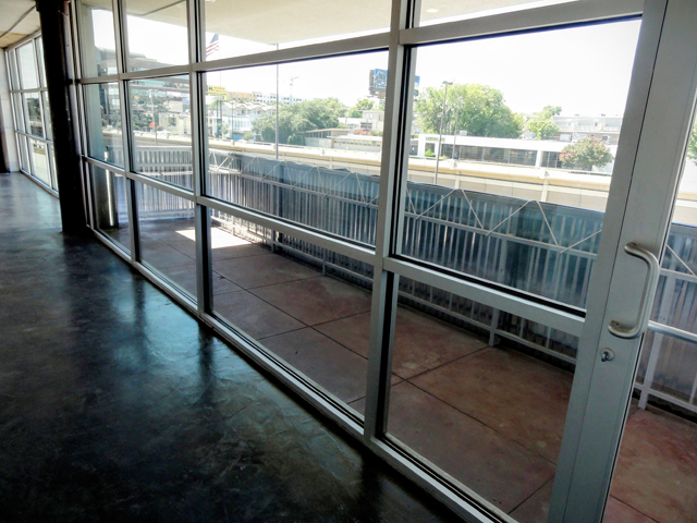 Suite 200 Windows