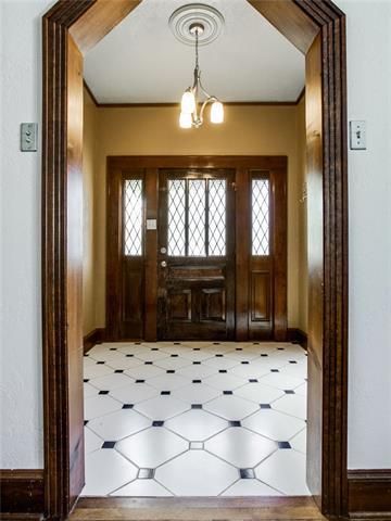 Oak Cliff basement