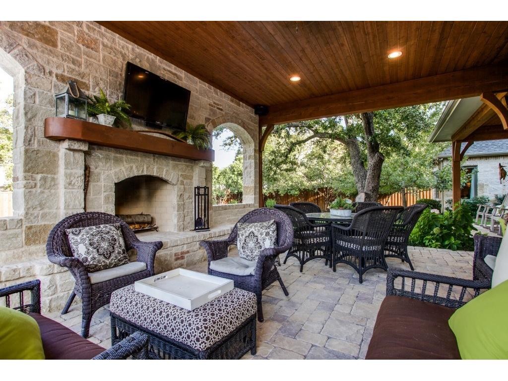Lawnhaven outdoor patio